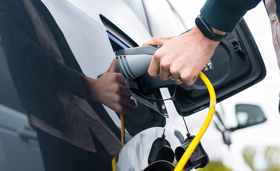 Installez vos bornes de recharge pour le parc automobile de votre entreprise avec Electro-Mob
