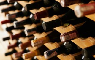 Les atouts d'une cave à vin à domicile : de la conservation à la dégustation