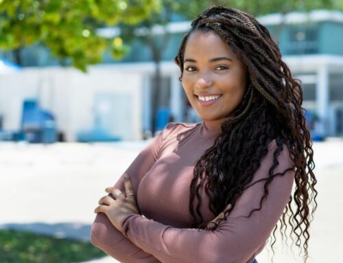 Comment prévenir la casse et les pointes fourchues sur des cheveux afro ?