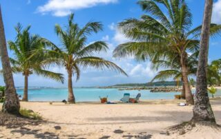 Les plages accessibles en scooter aux Saintes !