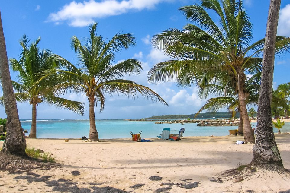 Les plages accessibles en scooter aux Saintes !