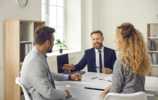 Le courtier est-il en train de remplacer le conseiller bancaire classique ?