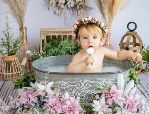 Le bain de lait bébé en photo : pourquoi cette séance est si prisée ?