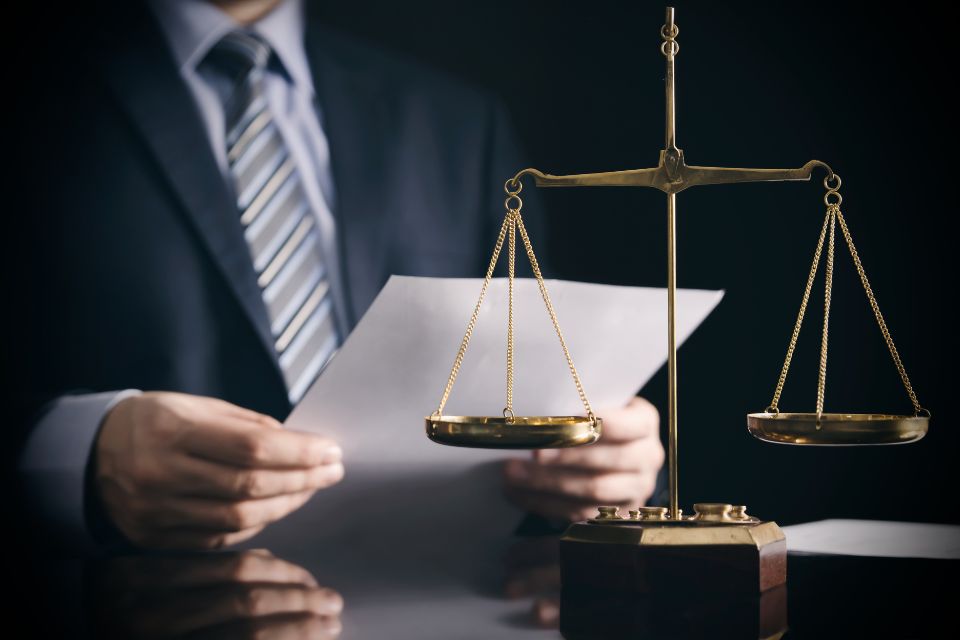 Pourquoi s'entourer d'un avocat expert en environnement pour un projet éolien ?