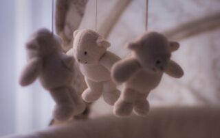 Pourquoi les enfants s’attachent autant à leur doudou ?