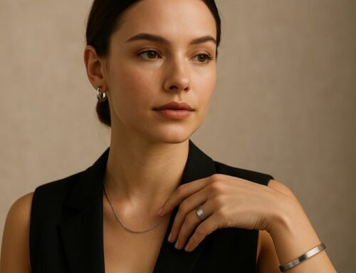 Les bijoux en acier inoxydable, le secret d’un look chic à petit prix