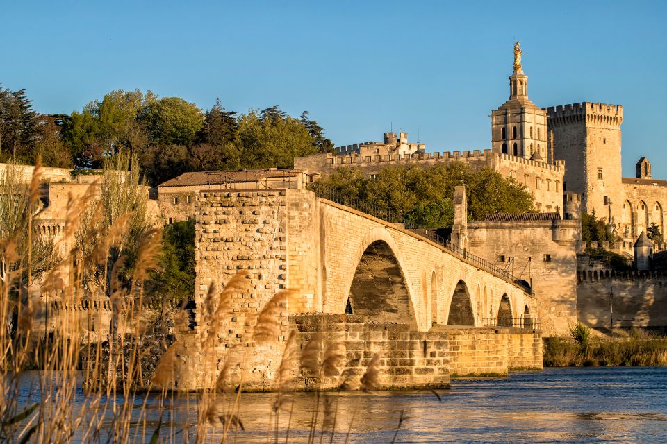 Séjour à Avignon, visitez le Vaucluse avec un chauffeur privé à Avignon