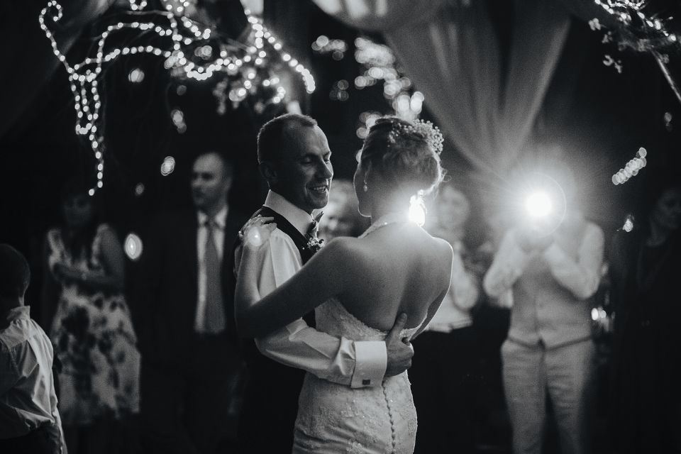 Photographe et DJ : comment réussir les grands moments de votre mariage ?
